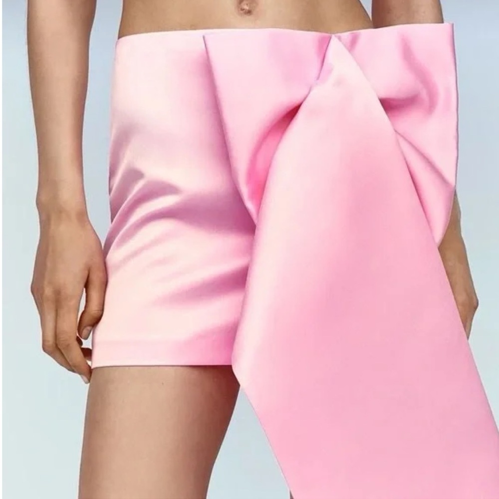 *NWOT* ZARA LIMITED EDITION PINK SATIN SKIRT WITH BOW